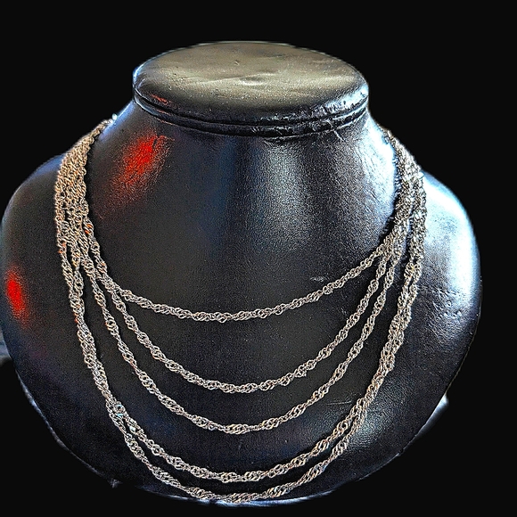 Vintage signed Crown Trifari 5 Strand layered Silver Tone Necklace - Picture 6 of 8